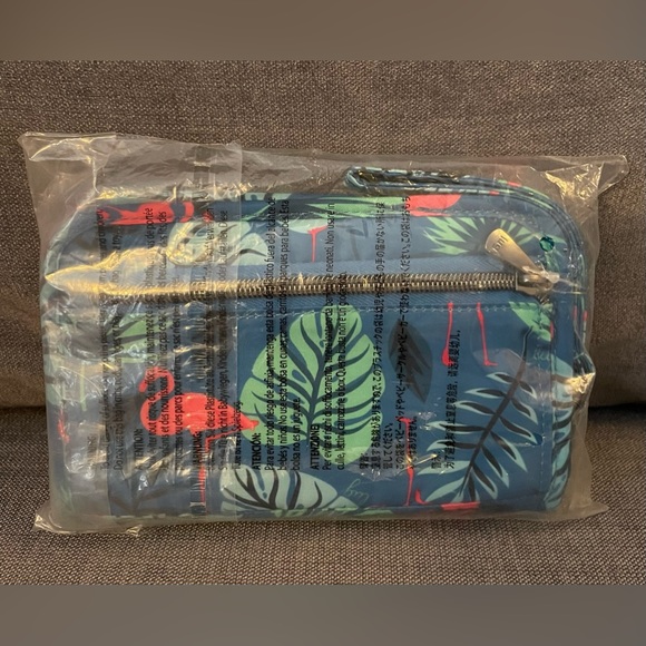 NEW Lug Tandem Zip SE RFID Wallet - Flamingo Blue - Picture 9 of 9